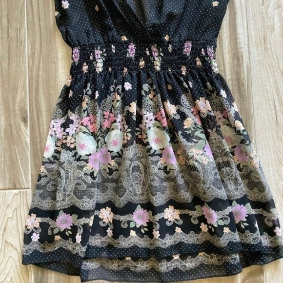 Top - Picture 2 of 2